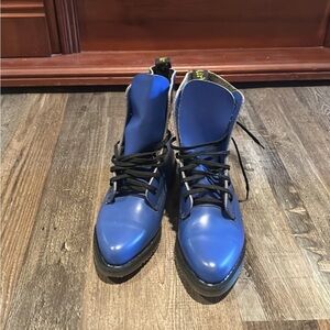 Dr.Martens sz7 blue boots